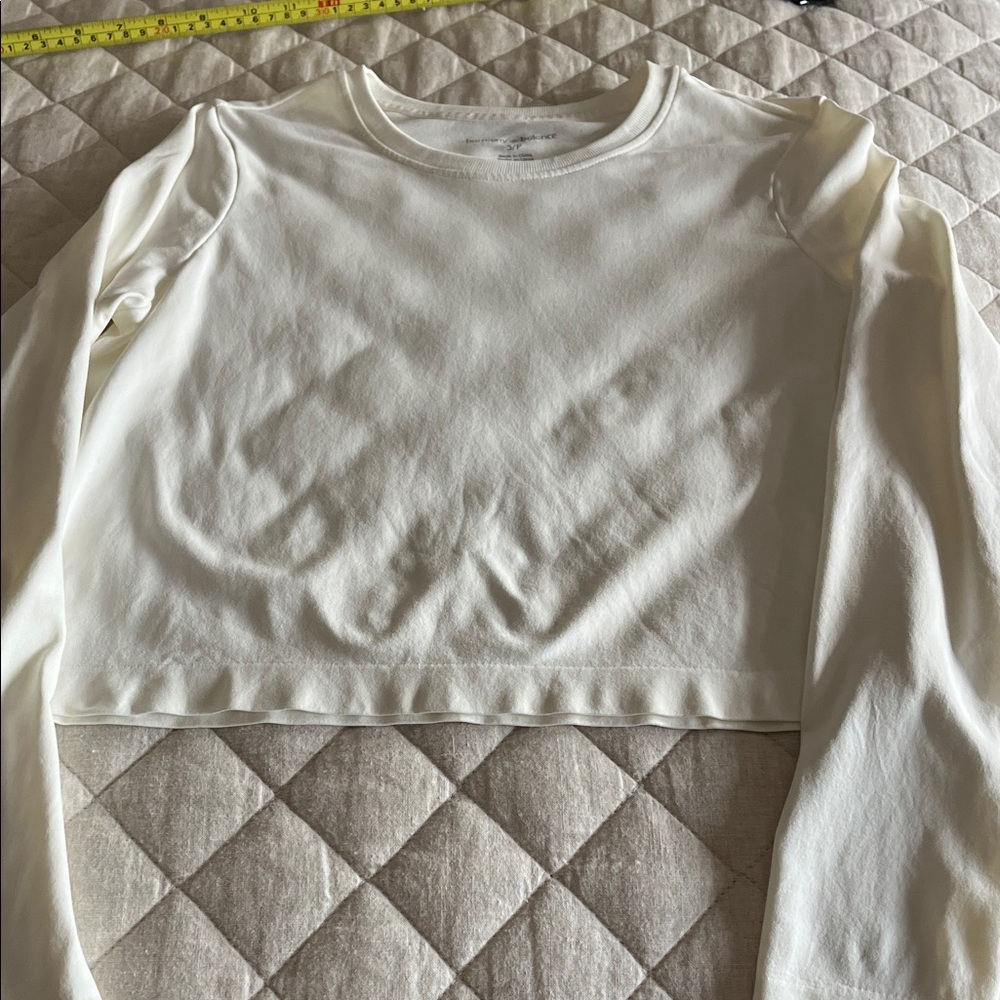 Women's White Long-Sleeve Crop Top
